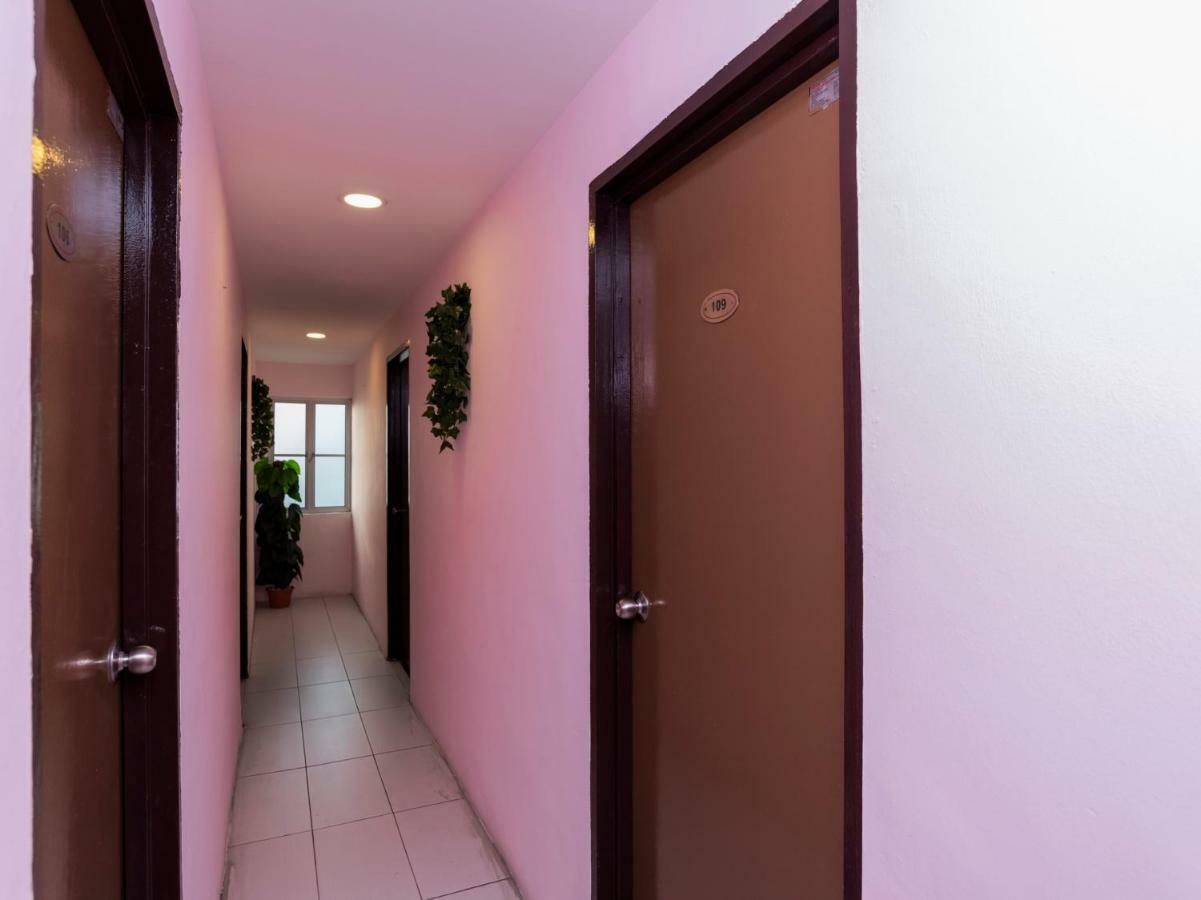 OYO 44026 98 Hotel Johor Bahru Buitenkant foto